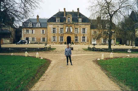 Linda in front of the Chateau