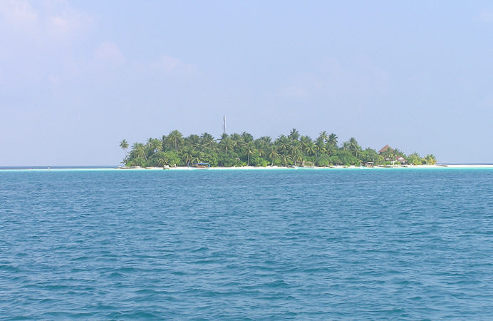 Athuruga island  (58k)