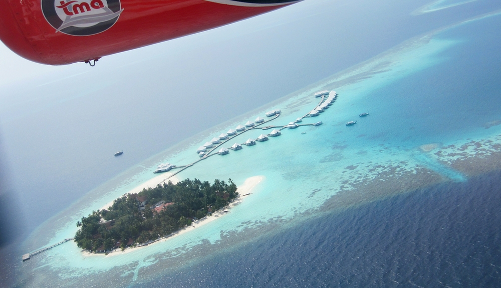 Back in Jan 2020 again, this is Thudufushi's sister island Athuruga - we stopped here briefly to let passengers off.