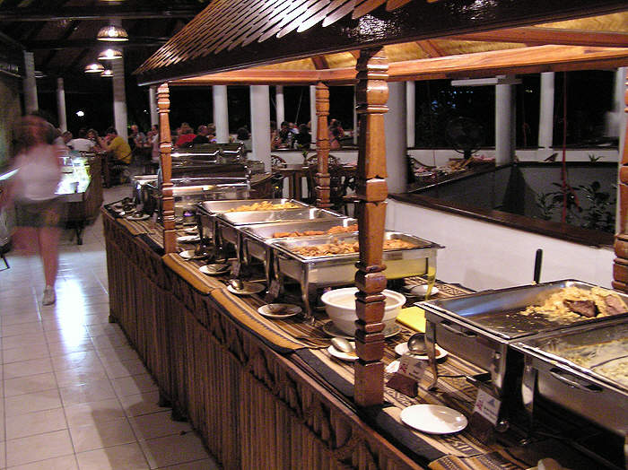 The buffet restaurant.  (87k)